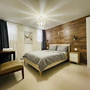 Comfortable And Neat 2 Bdr In Brooklyn Apartment